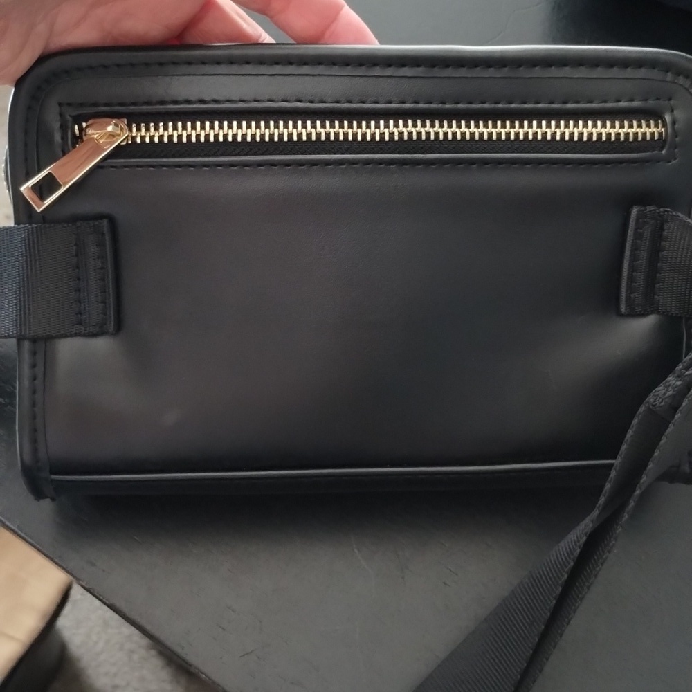 AMANDA UPRICHARD NY Black Vegan Leather Quilted Fanny Pack Belt Bag crossbody - Picture 9 of 9
